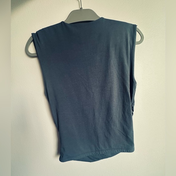 Abercrombie & Fitch Charcoal Muscle Tee - Picture 8 of 9